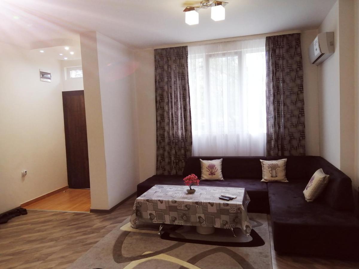 Apartament Zapad Apartment Kazanlak Exterior photo